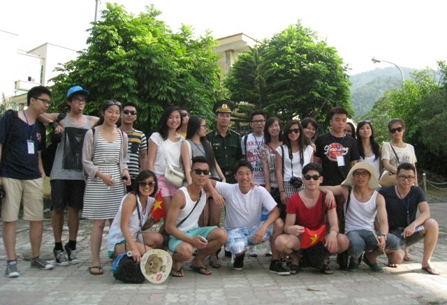 “Vietnam Summer Camp” takes overseas Vietnamese to many historical sites - ảnh 1